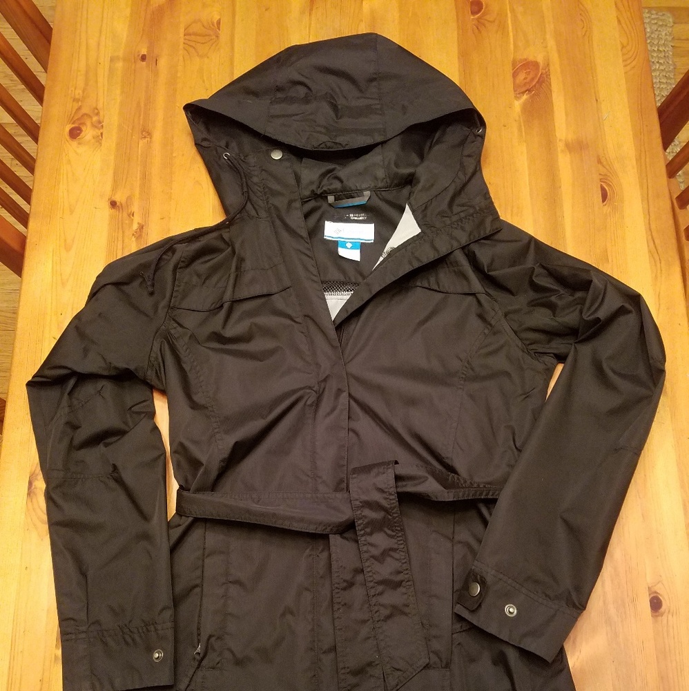 Colombia Rain Jacket : size small